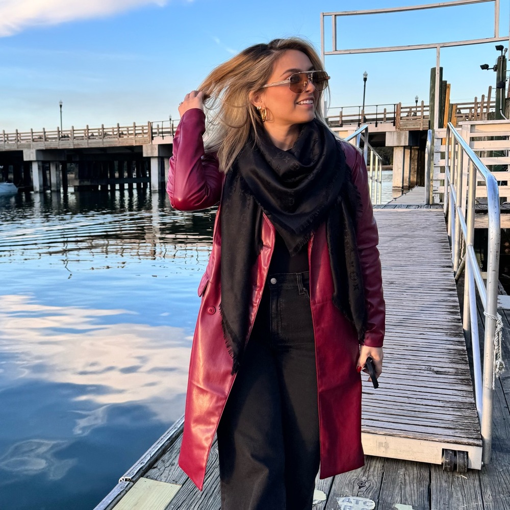 FAUX LEATHER BURGUNDY COAT